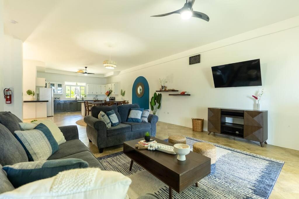Ivy'S Cove Beach Side Condo - Luxury Villa Whitehouse Exterior foto